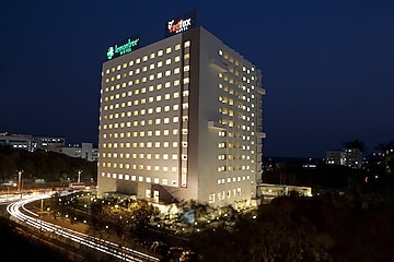 RED FOX BY LEMON TREE HOTELS, HYDERABAD